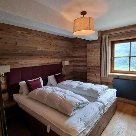 Panorama Apartment *